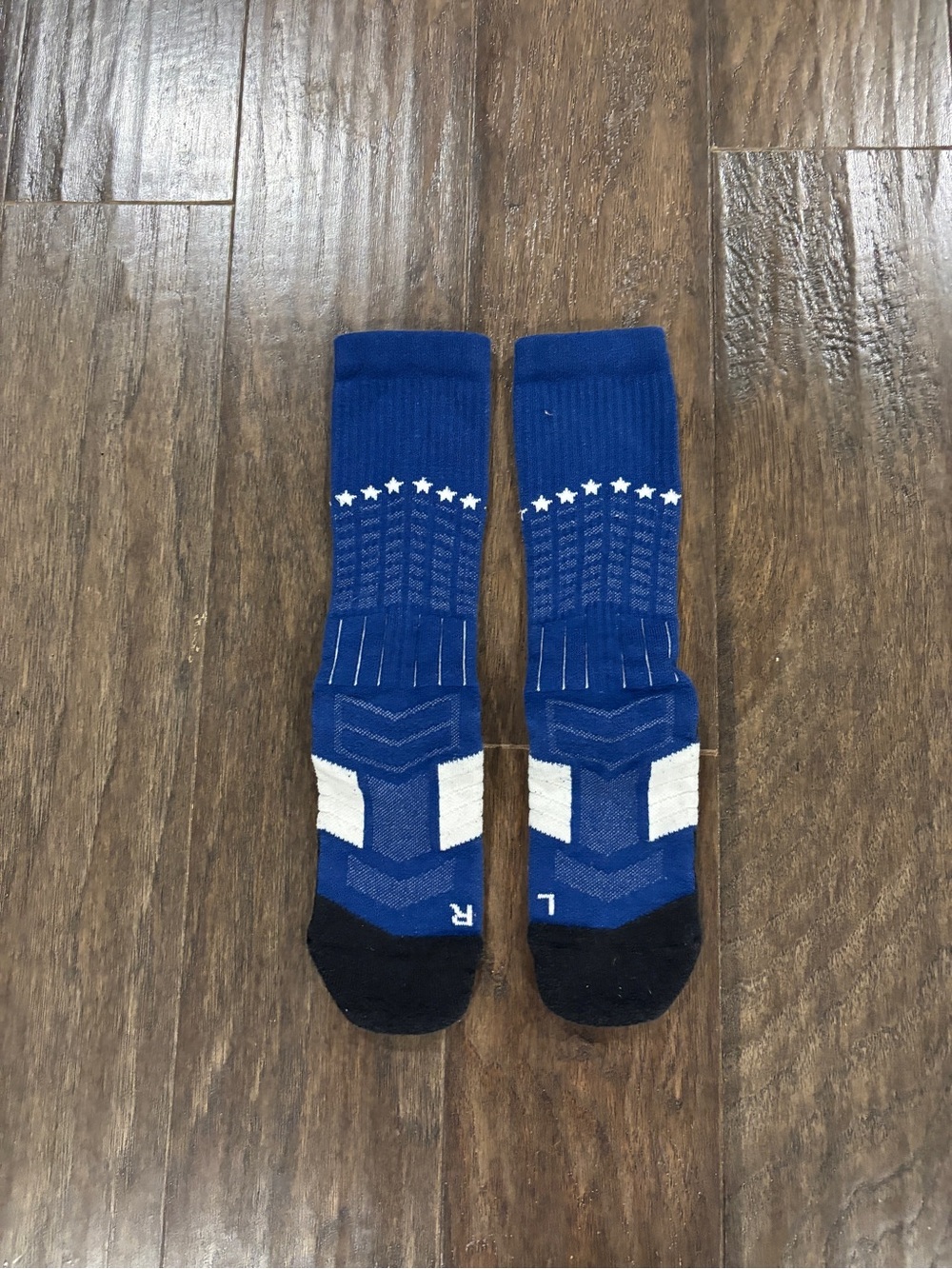 Under Armour Men’s Medium Blue Athletic Crew Socks with White Accents